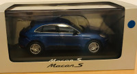 14337 Porsche Macan S, blau. 1:43